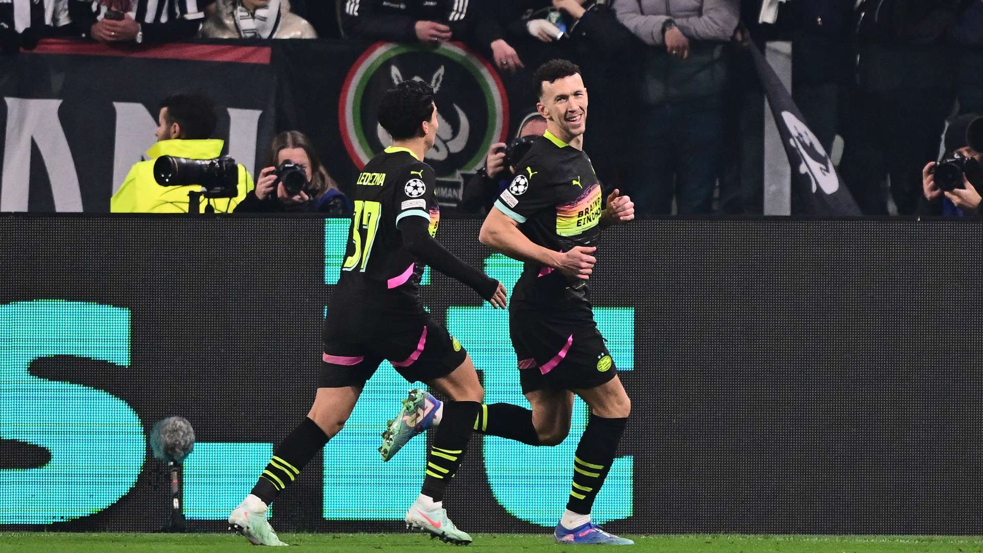 比赛中挺身 比赛中挺身